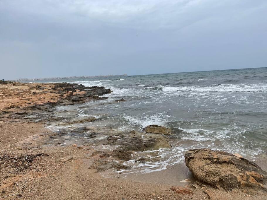 Nice Apartment Near The Sea 또레비에하 외부 사진