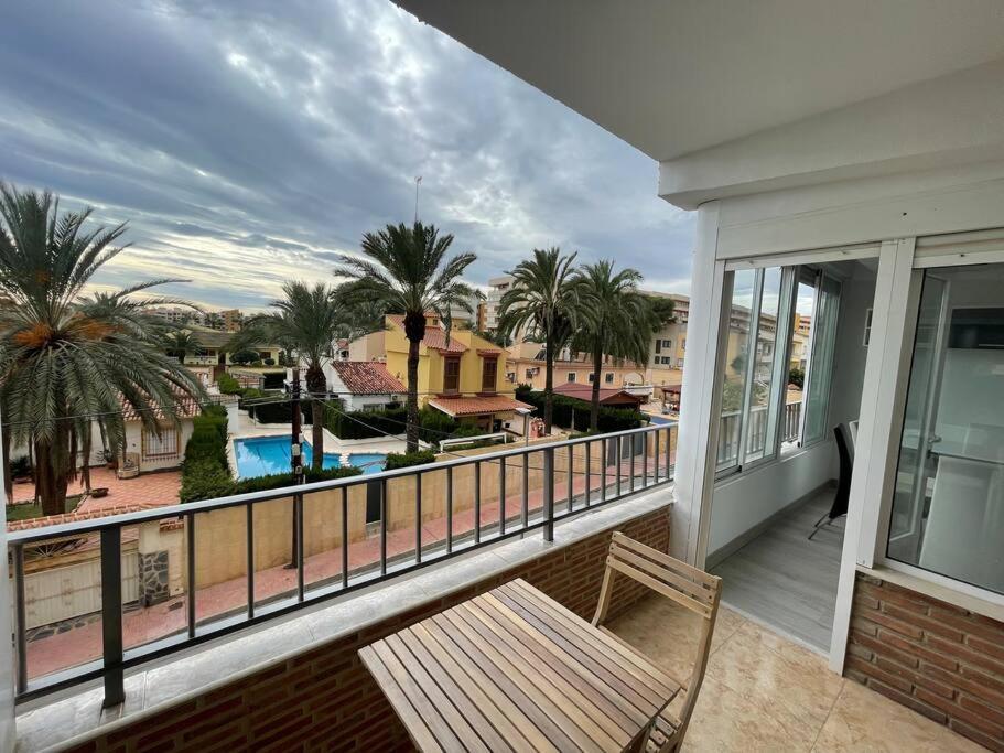 Nice Apartment Near The Sea 또레비에하 외부 사진