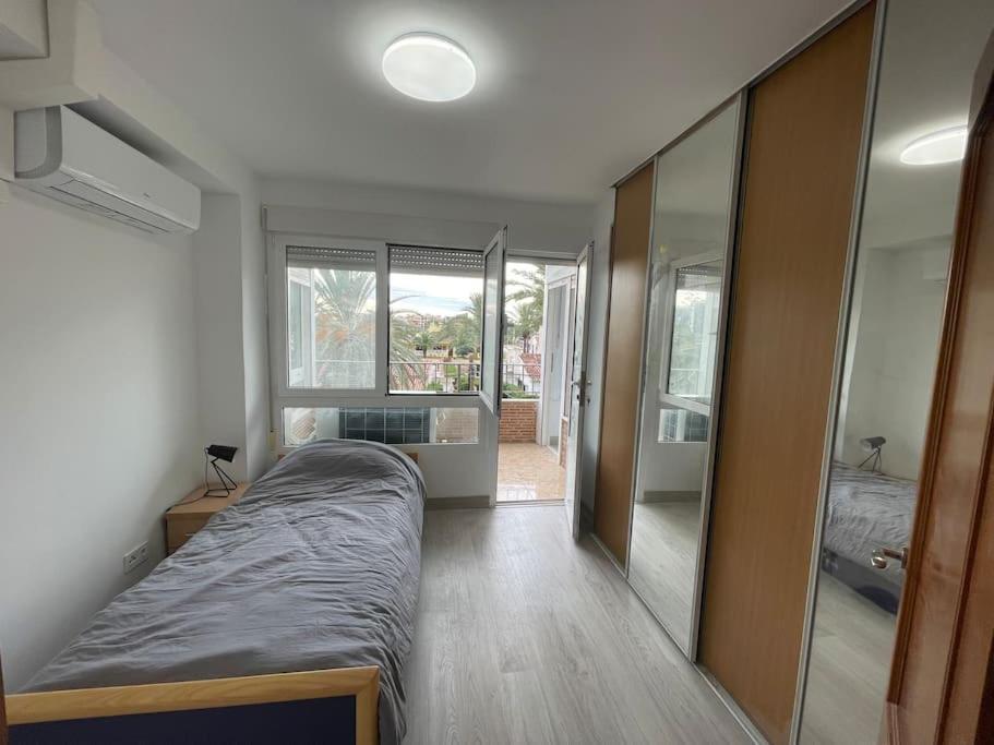 Nice Apartment Near The Sea 또레비에하 외부 사진