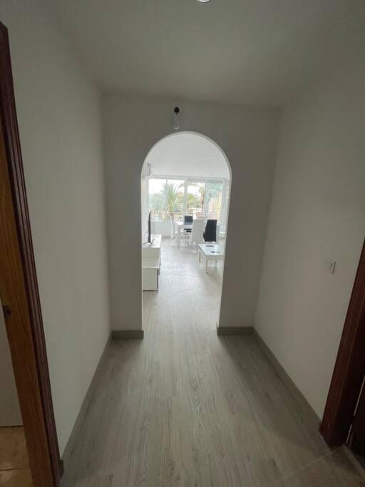 Nice Apartment Near The Sea 또레비에하 외부 사진