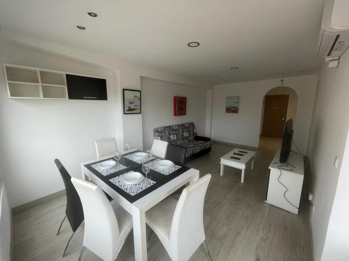 Nice Apartment Near The Sea 또레비에하 외부 사진