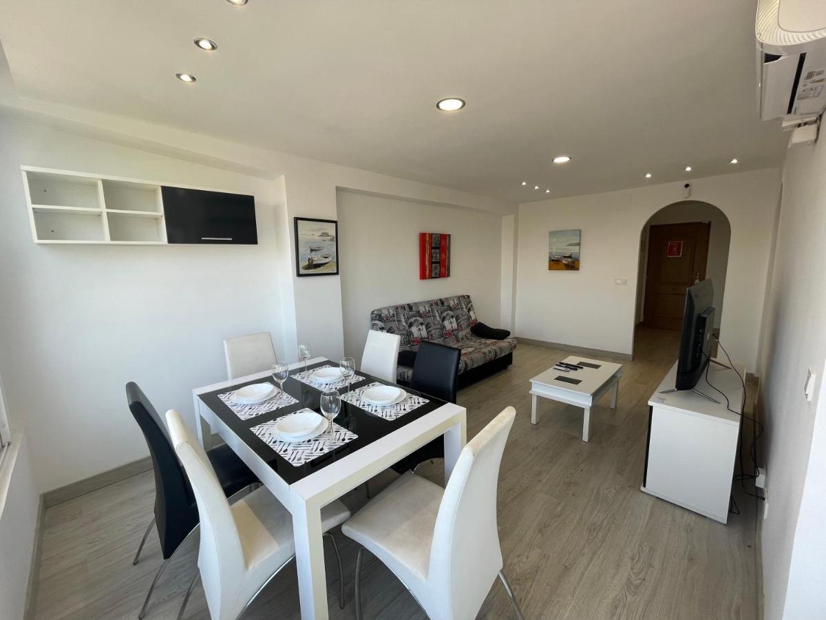 Nice Apartment Near The Sea 또레비에하 외부 사진