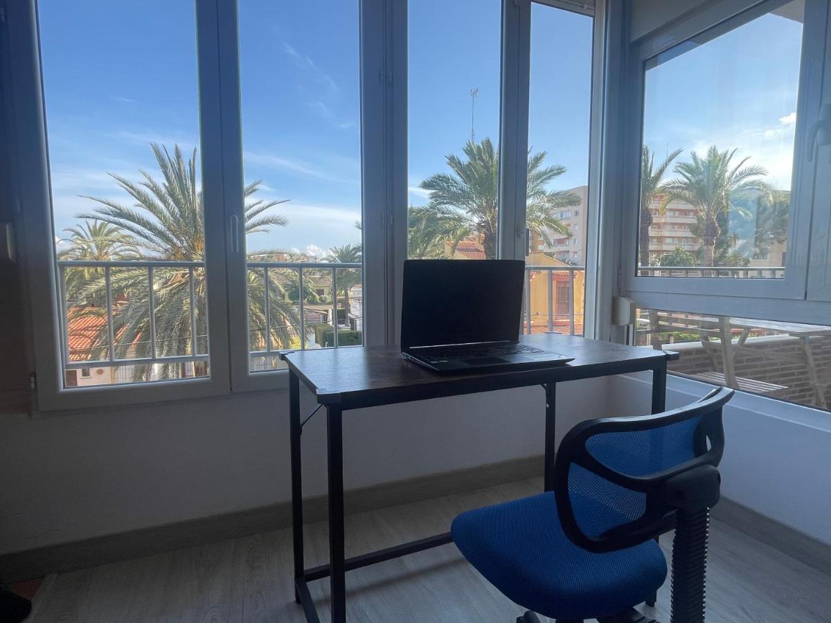 Nice Apartment Near The Sea 또레비에하 외부 사진